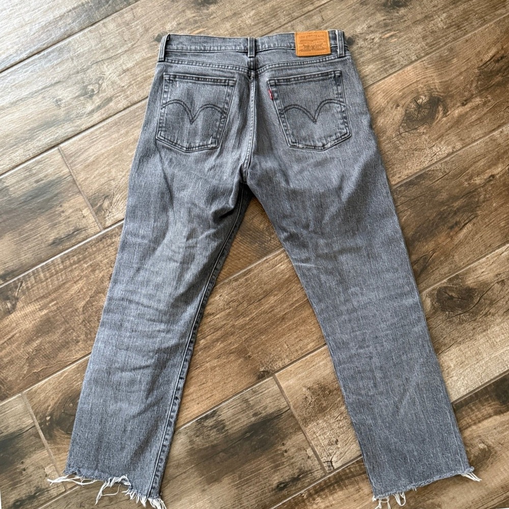 Levis Women's Wedgie Straight Distressed Raw Hem Denim Jeans, Gray,28‎
